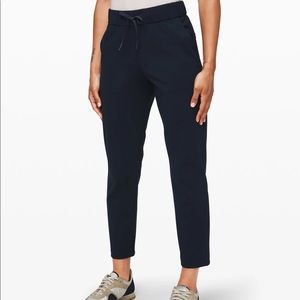 Lululemon On the Fly Woven